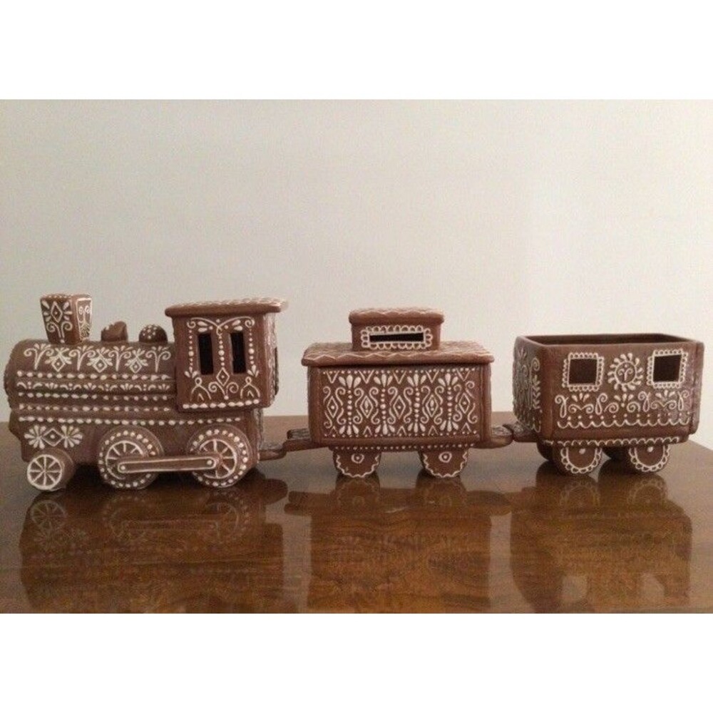 NEW POTTERY BARN HANDCRAFTED CERAMIC GINGERBREAD TRAIN - Holiday / Christmas - Picture 2 of 5